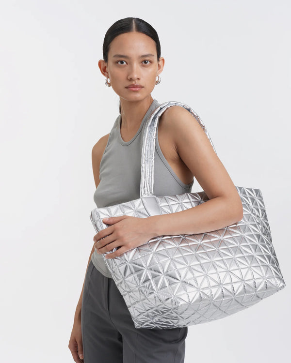 Vee Tote Medium Chrome Metallic