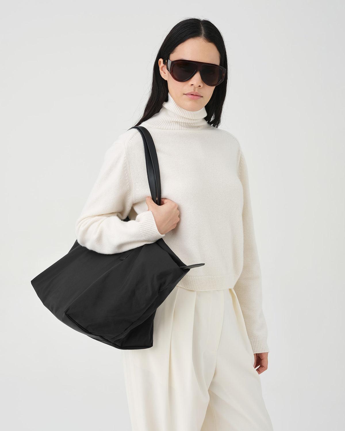 Essence City Tote Large Black
