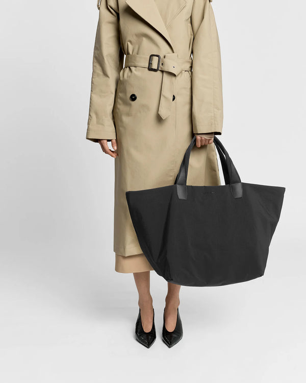 Essence Weekender Black Trench