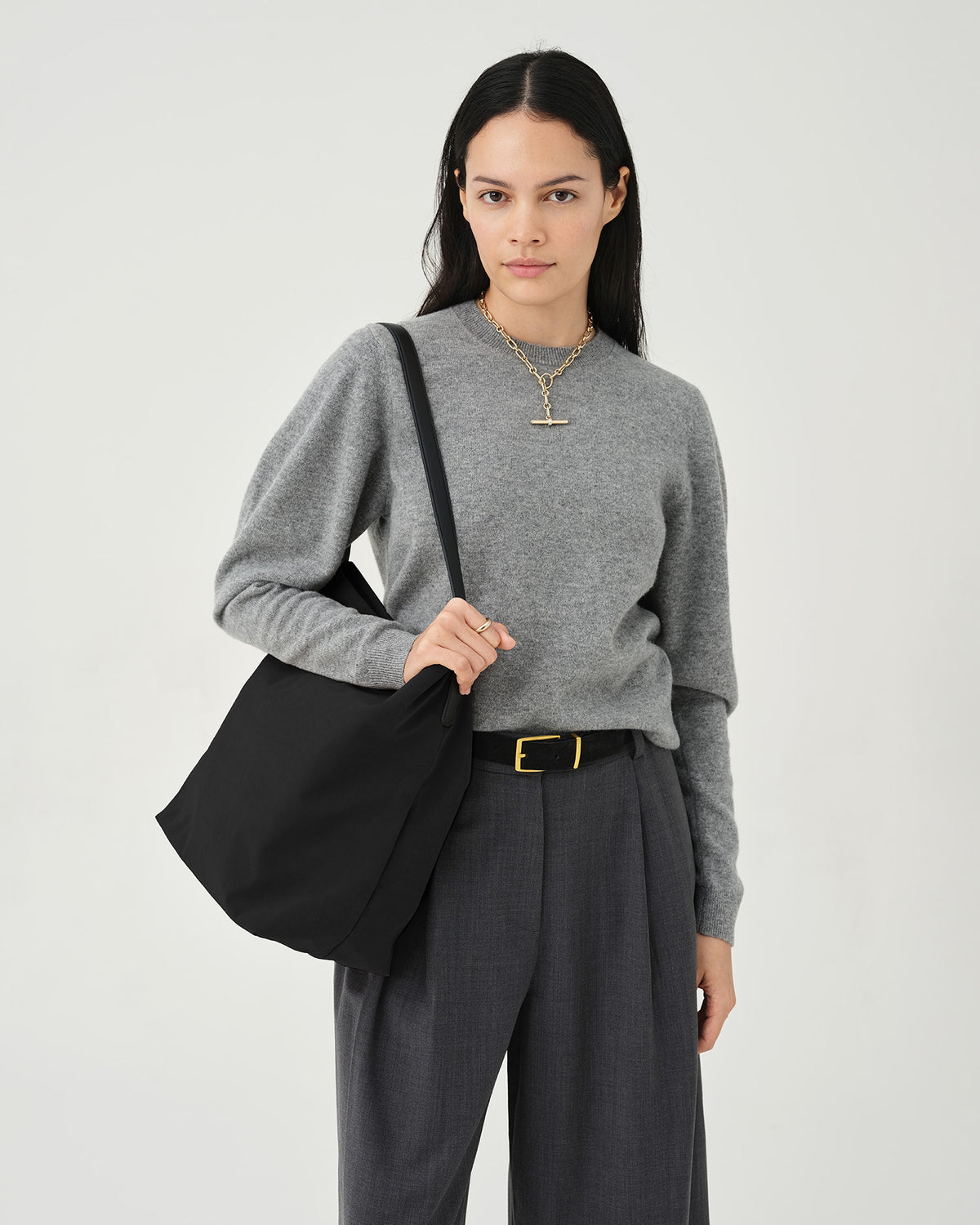 Essence Vertical Tote Black