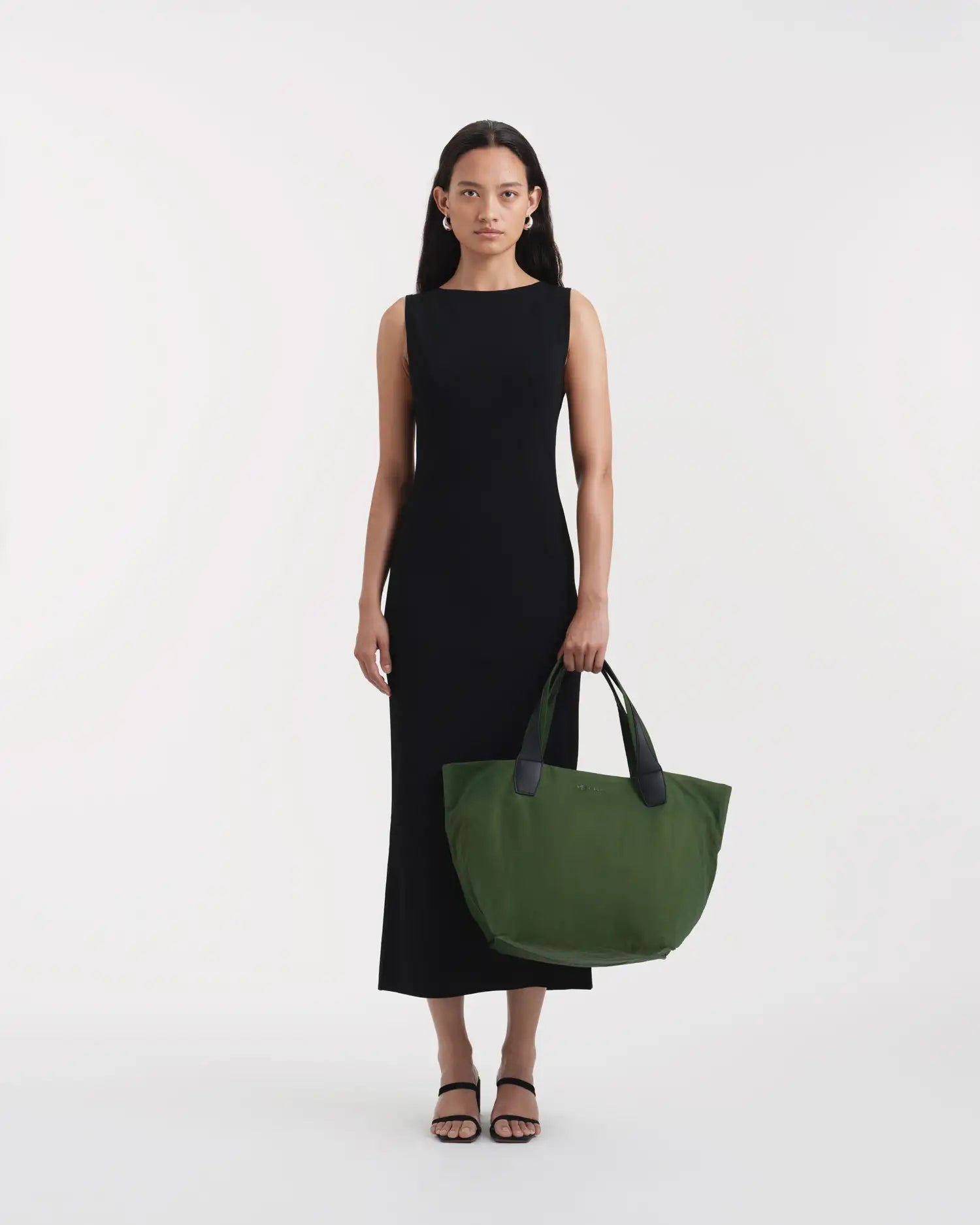 Porter Essence Medium Olive Paper bag, sustainable paper touch nylon, minimalistic design for everyday use.