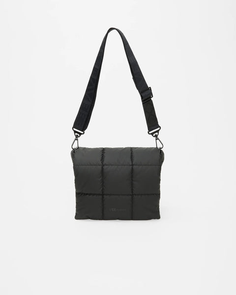 Porter Messenger | Matt Black Messenger Bags | VEE COLLECTIVE