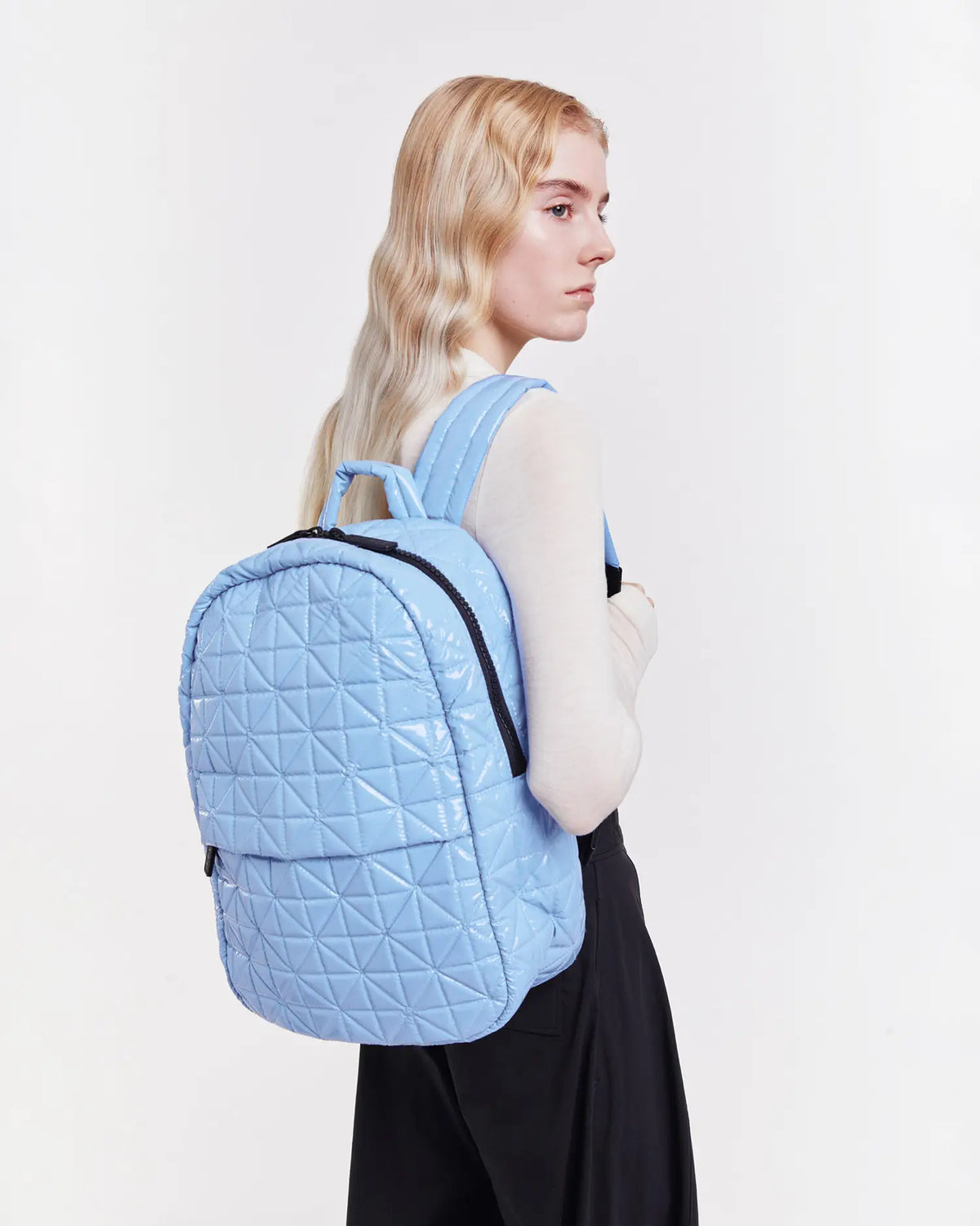 Vee backpack made from sustainable, waterproof materials, combining stylish design with practical features. A fashionable and durable bag ideal for everyday use.