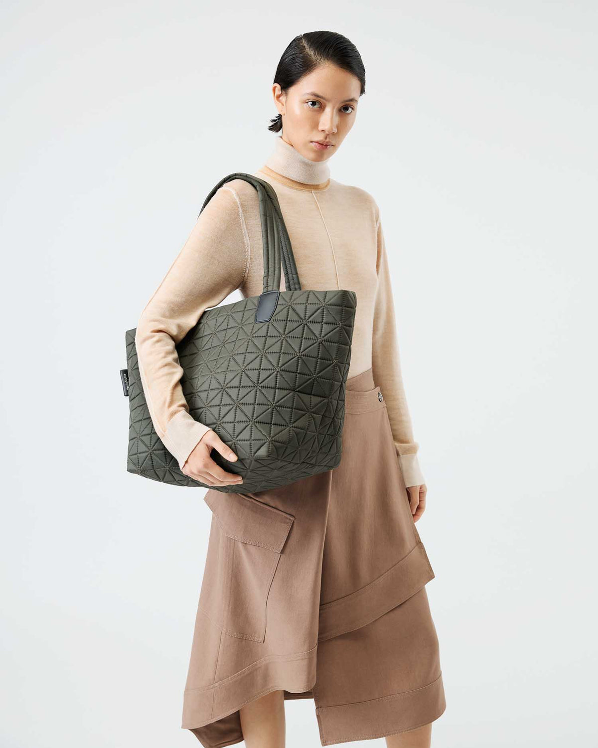 Vee Tote Medium Olive - VEE COLLECTIVE