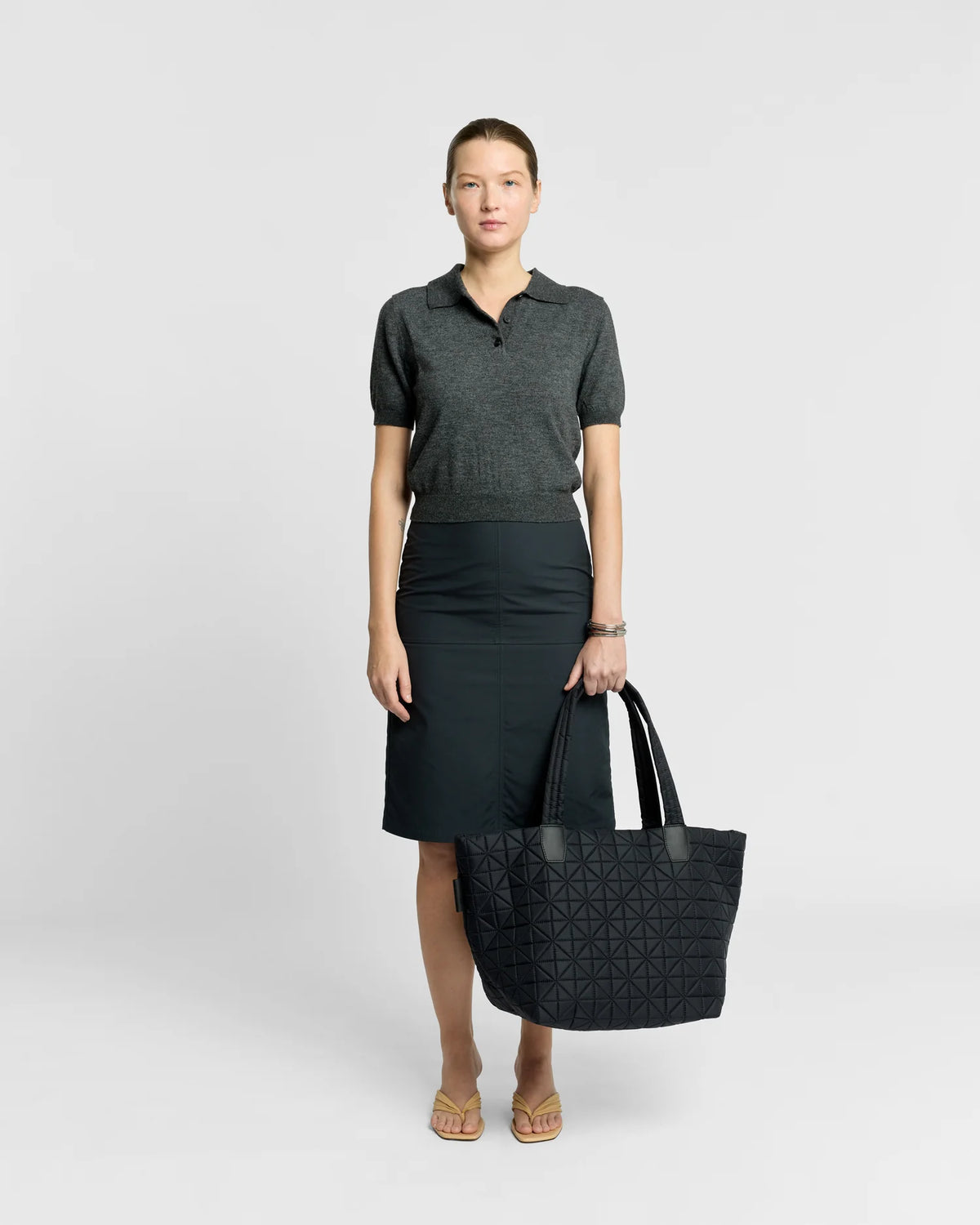 VeeCollective / トートバッグ/ナイロン/ブラック Vee Tote Medium | Black Medium Tote Bags | VEE COLLECTIVE